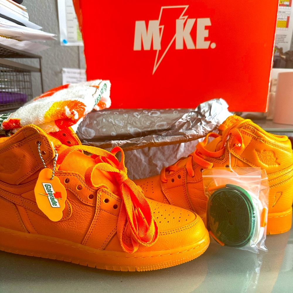 Air Jordan 1 RET HI Orange Peel sneakers